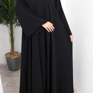 عباية غيم عباية كريب اسود فاحم بتصميم كلوش فخامه ومحتشمة