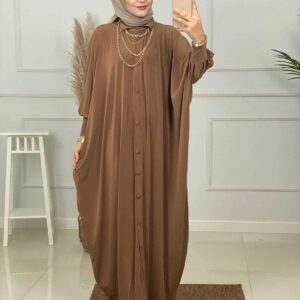 فستان طويل بأكمام طويلة وأزرار أمامية